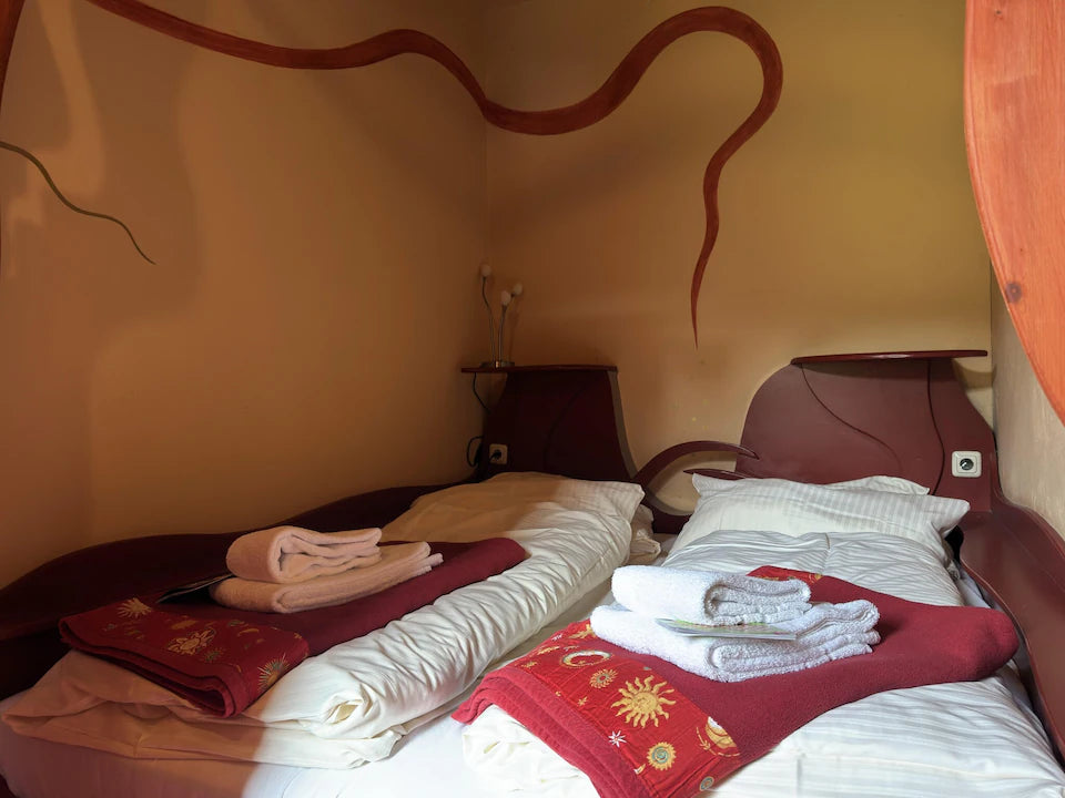 B&C Zimmer (EZ/DZ) mit Bad (Wanne)