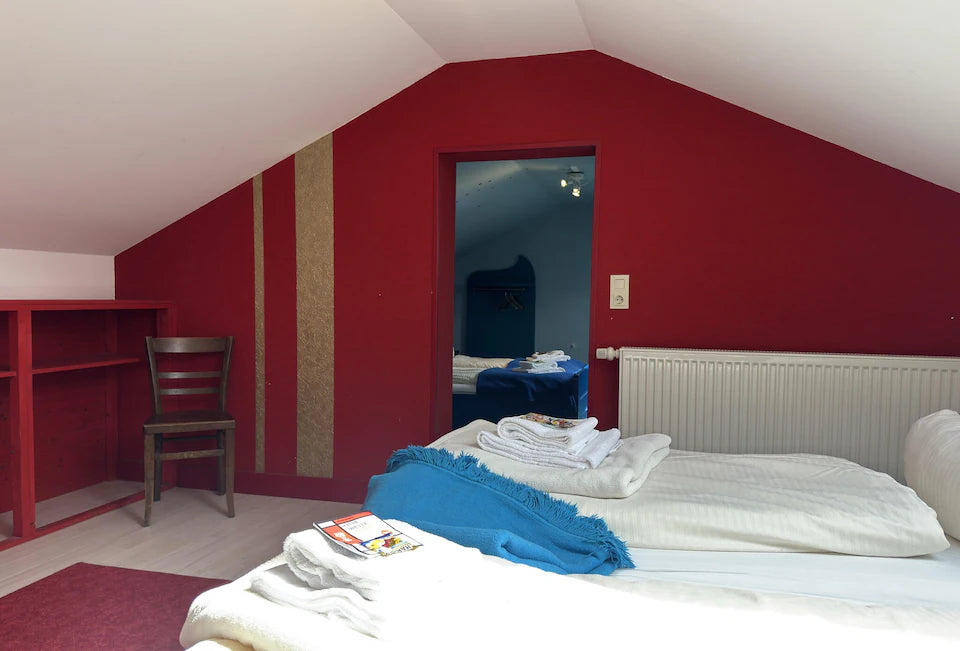 B&C Bett mit Gemeinschaftsbad (Frauen)