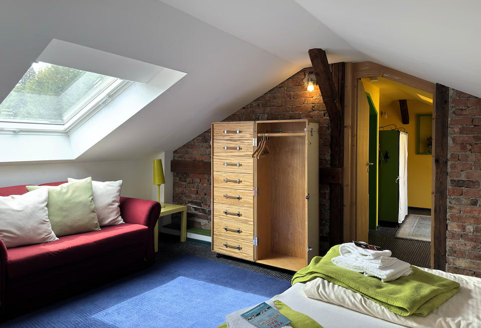 B&C Bett mit Gemeinschaftsbad (Männer)